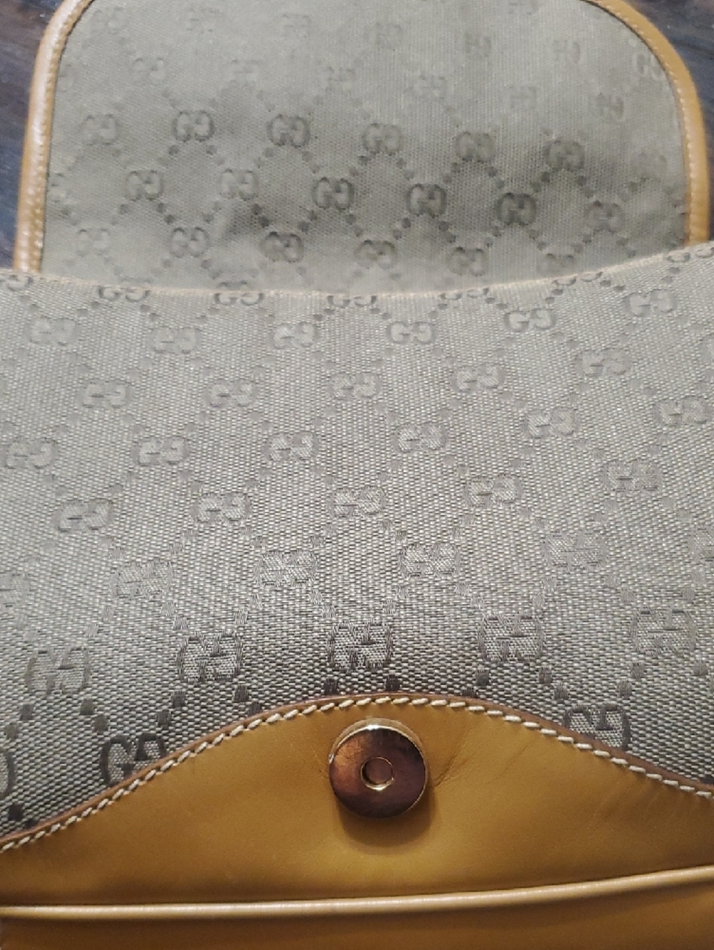 Gucci Brown and Tan GG Monogram Buckle Shoulder Crossbody - Picture 10 of 16
